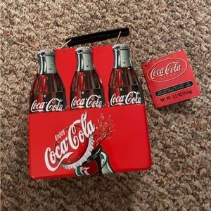 An adorable little tin lunchbox!! So cute for collectors!